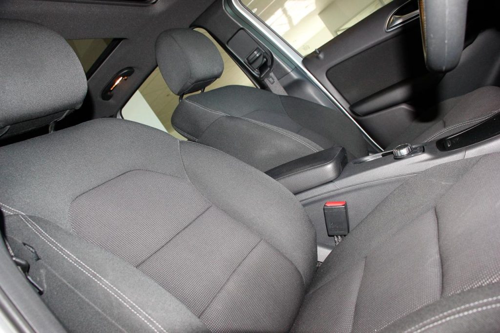 2012 B180 BlueEFFICIENCY Hatch
