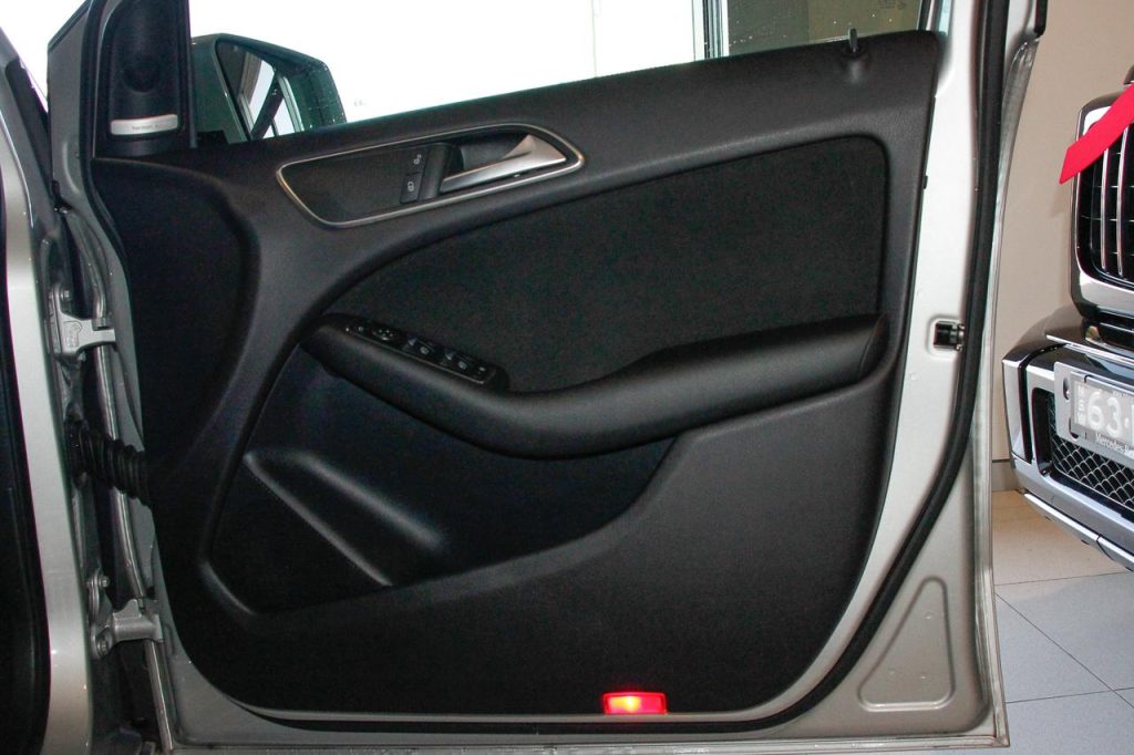 2012 B180 BlueEFFICIENCY Hatch